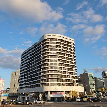 Chuncheon Eston Hotel Bagian luar foto