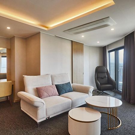 Chuncheon Eston Hotel Bagian luar foto