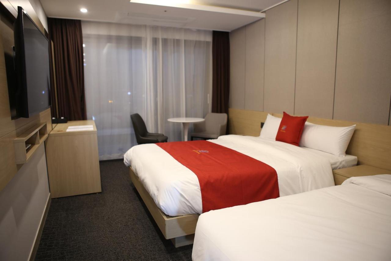 Chuncheon Eston Hotel Bagian luar foto