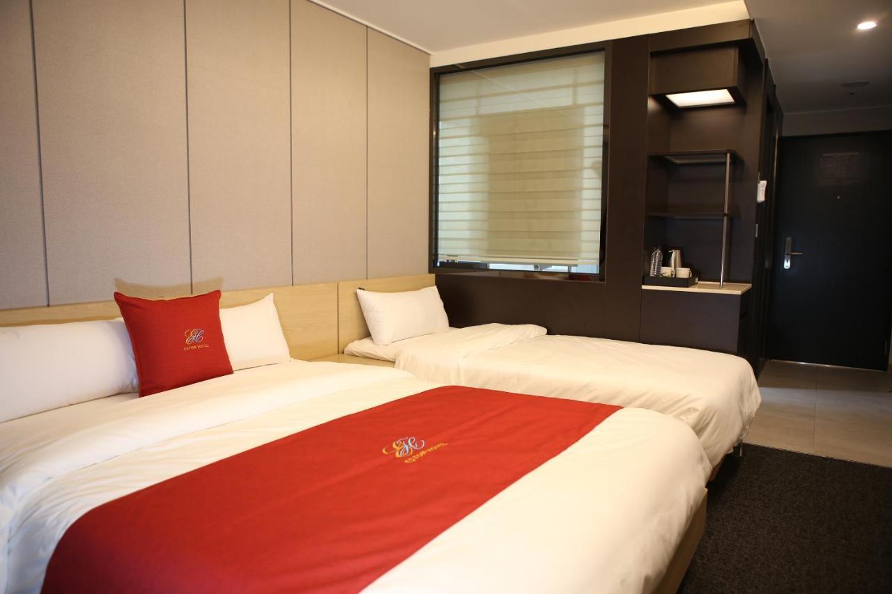 Chuncheon Eston Hotel Bagian luar foto