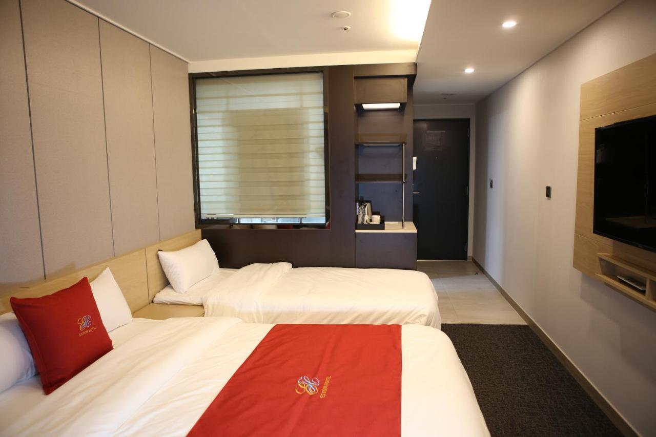 Chuncheon Eston Hotel Bagian luar foto