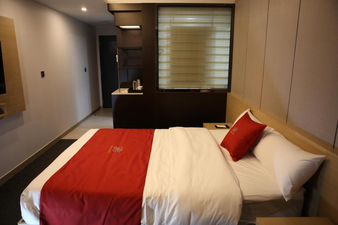 Chuncheon Eston Hotel Bagian luar foto