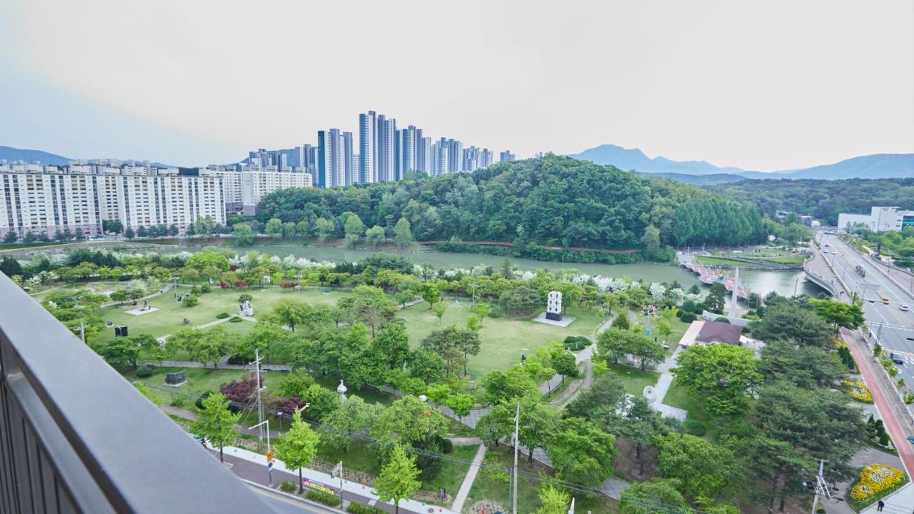 Chuncheon Eston Hotel Bagian luar foto