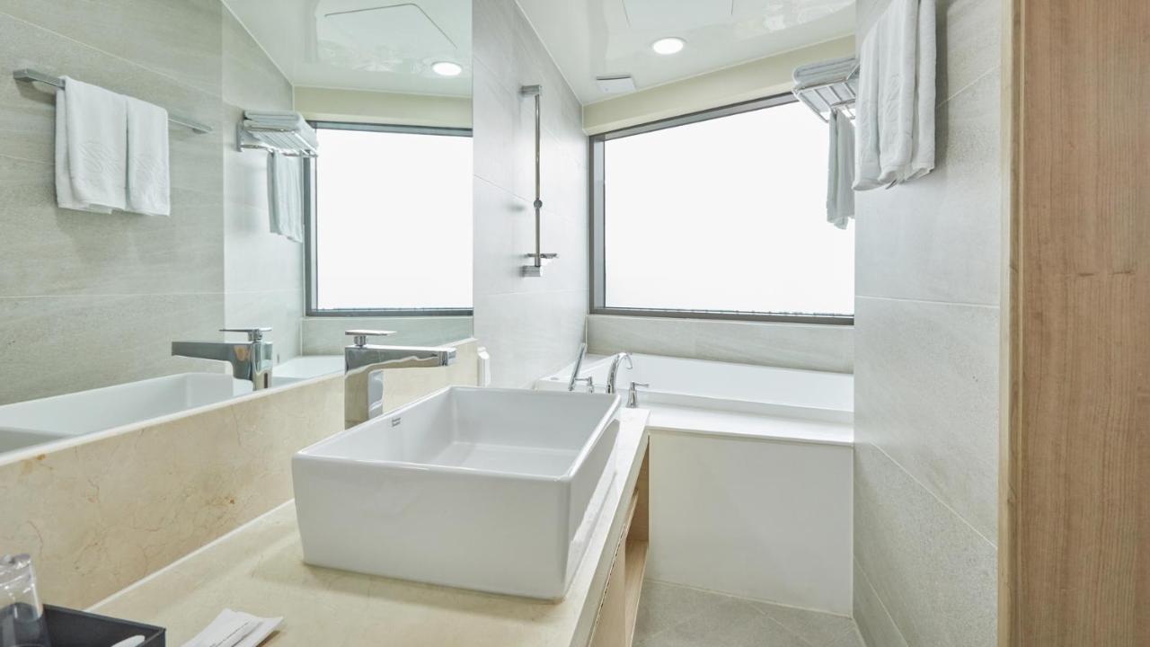 Chuncheon Eston Hotel Bagian luar foto
